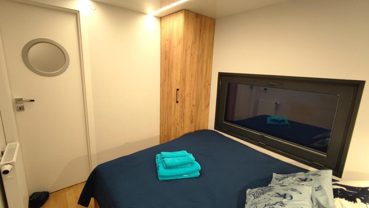 Houseboat Water King Apartament Plywajacy Dom Na Wodzie, 7 Os Wroclaw Ngoại thất bức ảnh