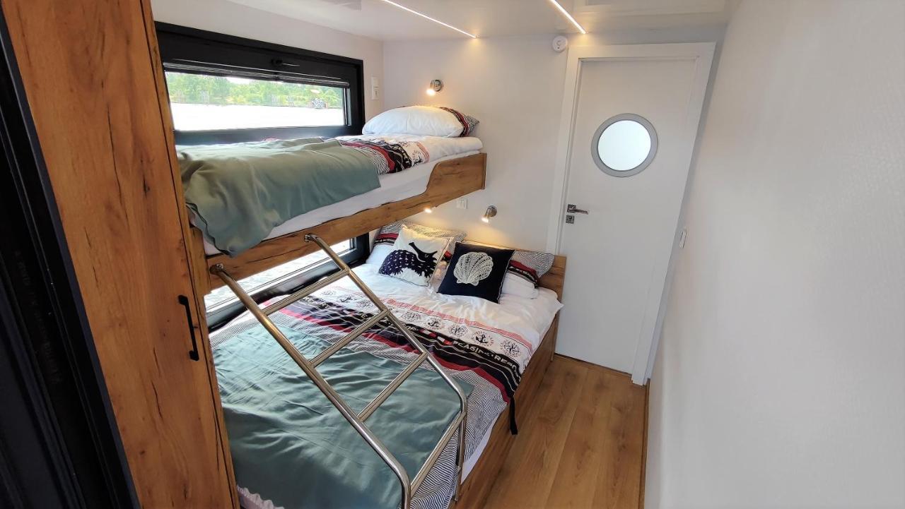 Houseboat Water King Apartament Plywajacy Dom Na Wodzie, 7 Os Wroclaw Ngoại thất bức ảnh