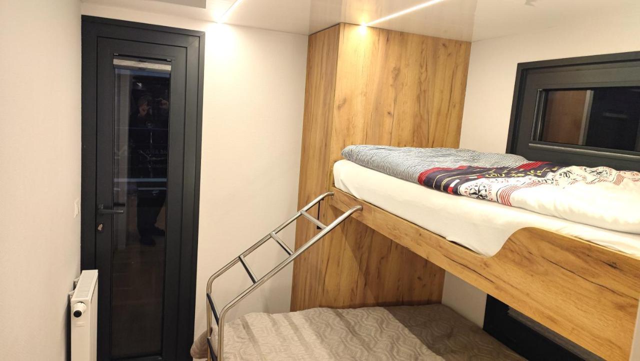 Houseboat Water King Apartament Plywajacy Dom Na Wodzie, 7 Os Wroclaw Ngoại thất bức ảnh